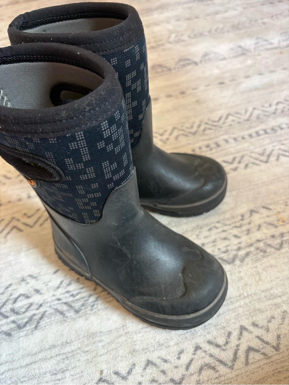 Bogs kids Black Waterproof Neoprene Winter Boots